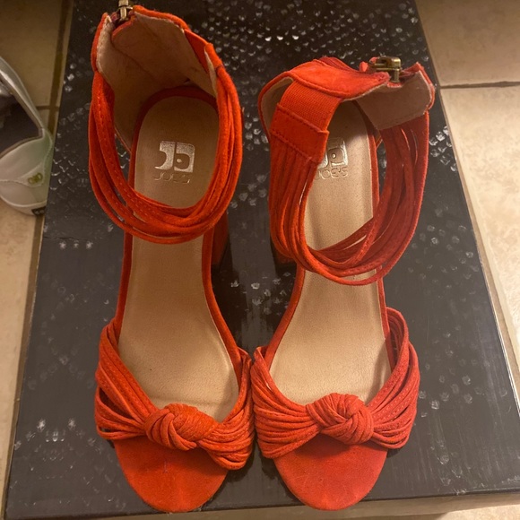 Joe’s Jeans Heels - Picture 2 of 4